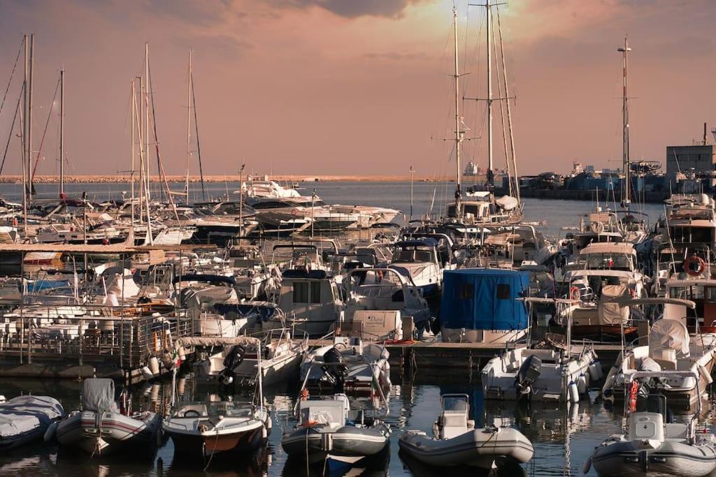 Casa Vacanze Frontemare Salerno Eksteriør billede